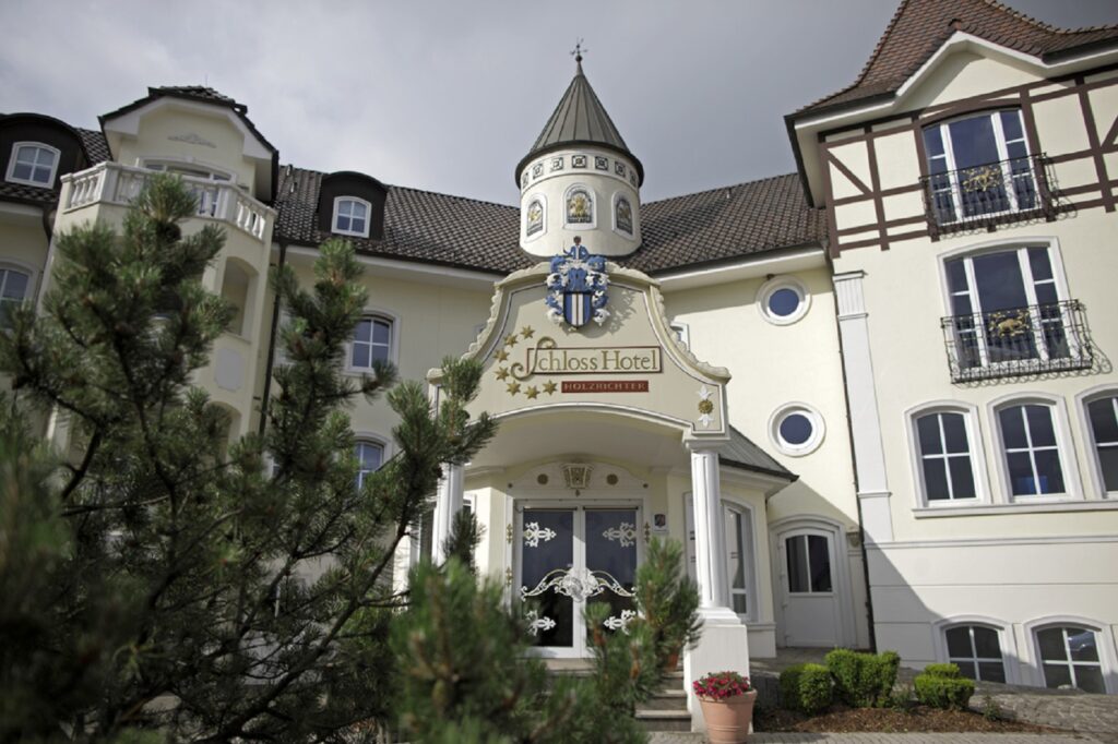 Schloss Hotel Holzrichter hotel boeken in Nachrodt-Wiblingwerde België bij Hotelboeken.be